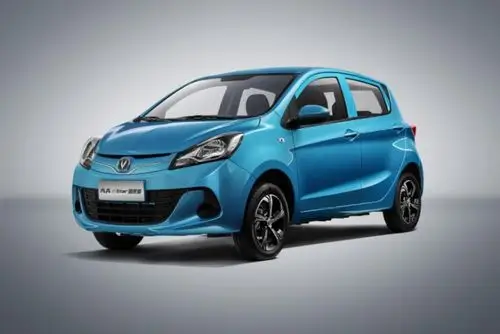 新车在外观上整体延续了老款奔奔ev的设计,造型小巧精致.