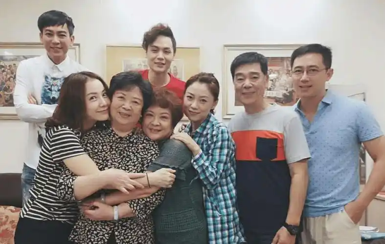 康祈宗郭昶:患癌化疗5次后病逝,去世16年,妻子的坚守令人感动_表演