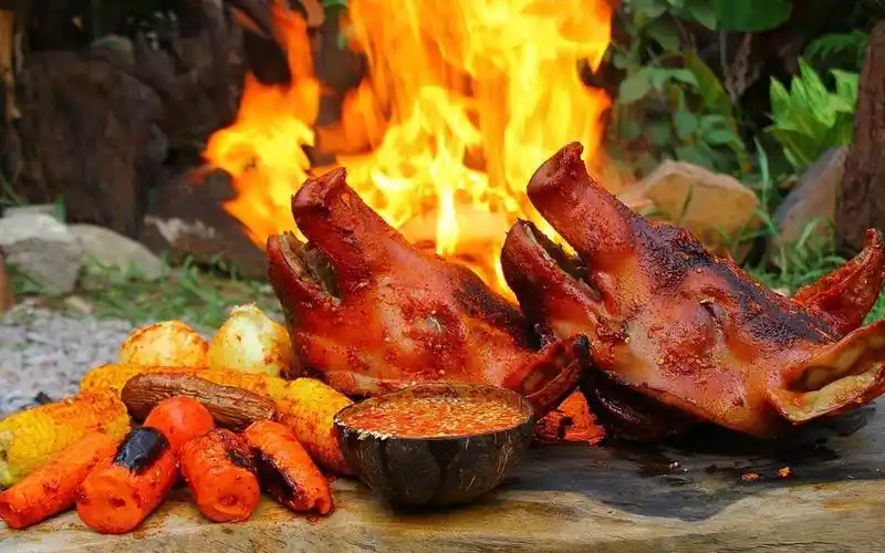 活动作品森林身处的美食炭烤猪头卤过的猪头烤完搭配辣椒酱简直是香麻