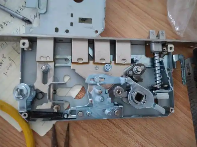 智能门锁锁体内部构造图示 - 中鼎信息技术知识百科