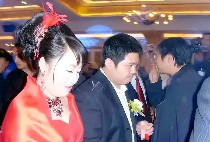 赵本山女儿赵玉芳:倒贴300万下嫁穷小伙,结婚15年被丈夫宠成宝_家庭