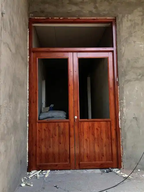 小院改造木纹铝合金门窗分享