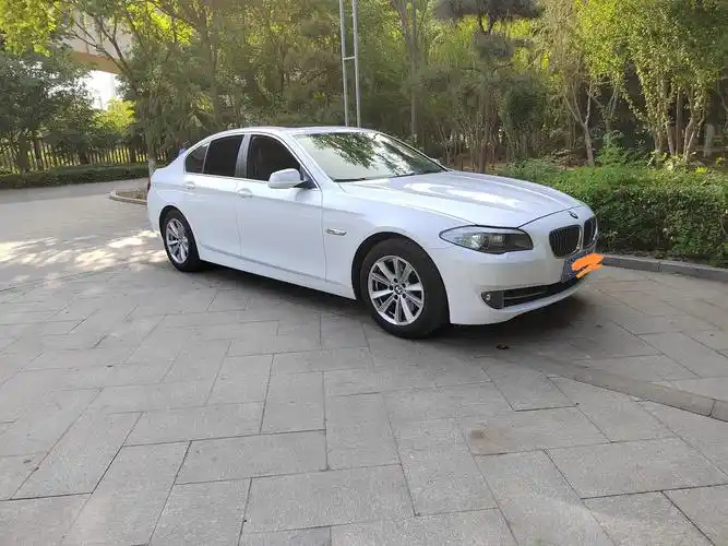 11年八月份宝马五系进口523 香槟金贴白膜车况精品 实表