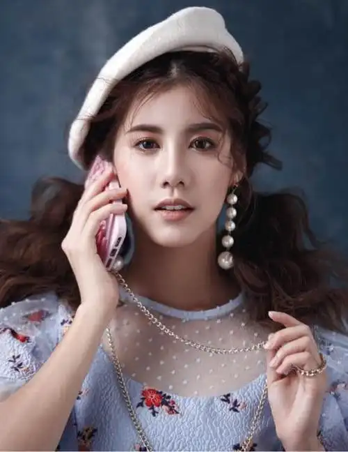 泰国美女明星多多这些杂志上泥萌觉得哪个女星滴颜值最高