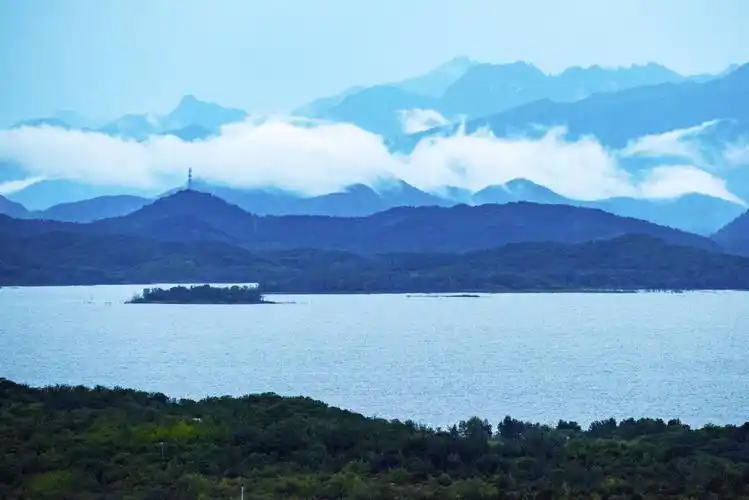 密云水库白云飘