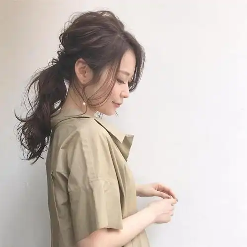 朝气马尾发型的5个小技巧