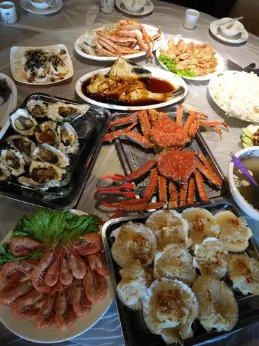 一桌海鲜大餐