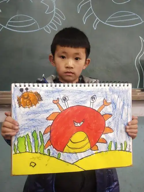 《螃蟹》一年级学生绘画作品