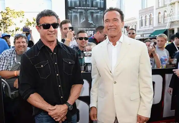 《金蝉脱壳》施瓦辛格和史泰龙两位好莱坞硬汉合作力作