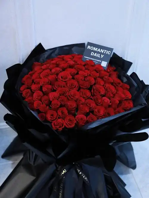 99朵红玫瑰花束