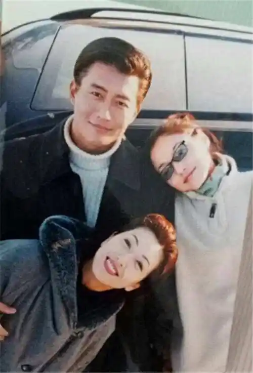 回顾王玲嫁给二婚离异的高曙光在他52岁时圆了他生儿子的美梦