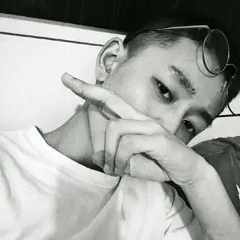 微信头像男生阳光黑白 男生头像图片大全 -【爱个性】