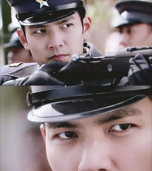 同样是少帅,文章眼神凌厉,陈星旭英朗帅气,唯独他迷倒众生!