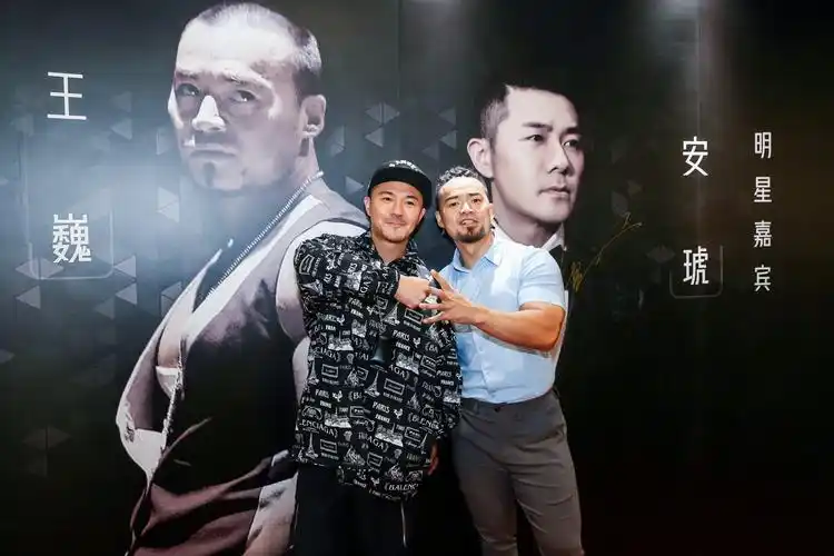 (图:明星嘉宾 安琥 与 沸腾时刻 首席内容官 王巍 现场)专业ai私教