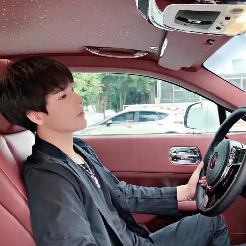 好看帅哥头像真人头像图片-男生头像 - 壁纸家