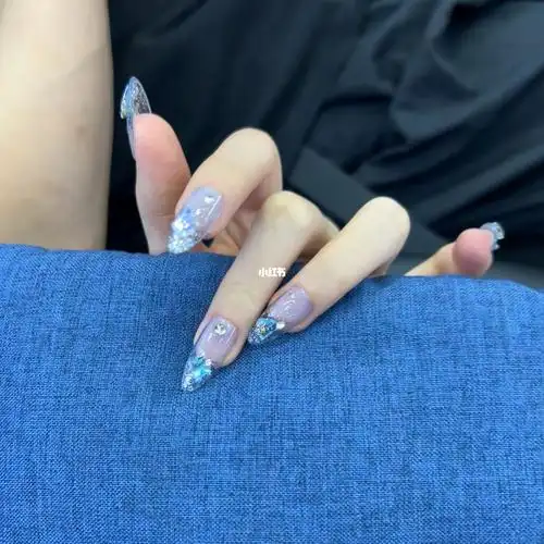 终于做出来了#美甲  #手工穿戴甲  #穿戴甲  #蓝色系  #蓝色美甲  #爆