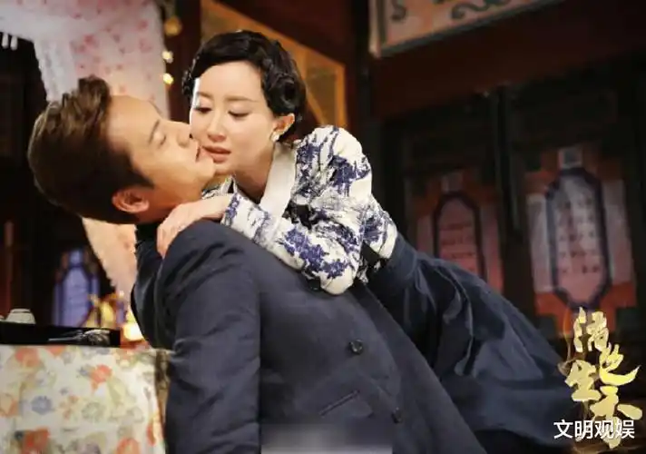 这部剧明明李易峰和唐嫣才是主角,但陈伟霆和舒畅这俊男女子的荧幕cp