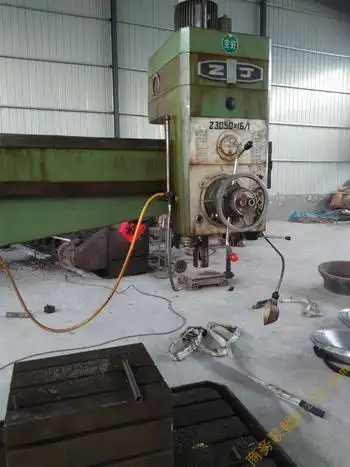 摇臂钻床维修 调整大臂夹紧 快速机床维修