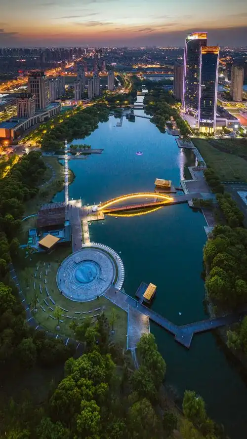 像风走了八千里>66>半小时前 向阳处的喵 5分钟前 花桥中央公园