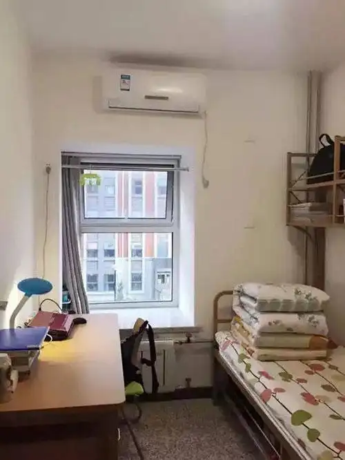 2021北京语言大学宿舍条件好不好有空调否宿舍图片