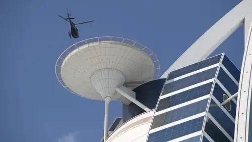 各角度展示,迪拜阿拉伯塔酒店(帆船酒店)楼顶的直升机停机坪