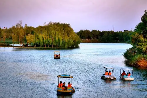 晨曦暮色红莲湖【长焦镜头下的景色】