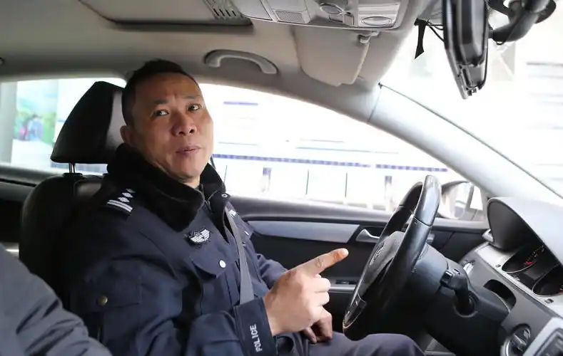 12分钟微电影巡逻车走红真警察上阵演绎真实警察故事