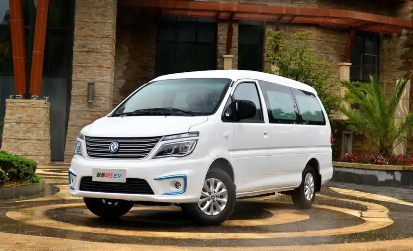 座商务车大全(大型商务车9座)"