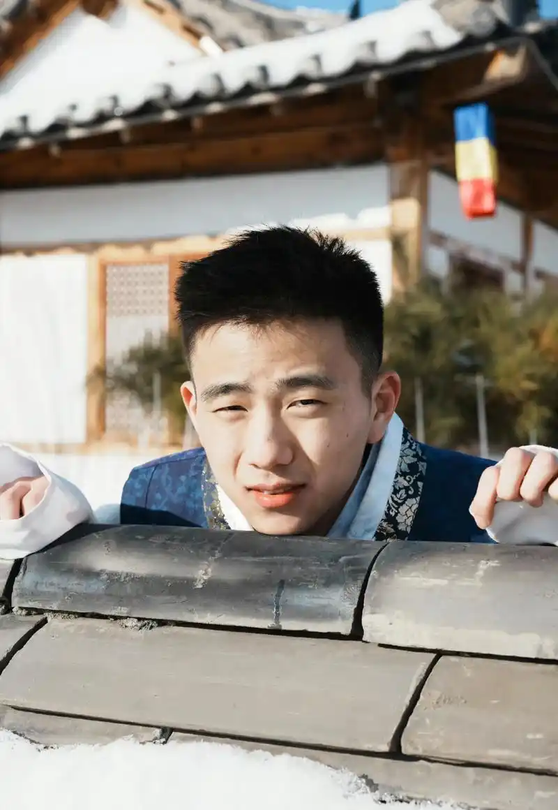 朝鲜族的小哥哥憨憨的#帅哥