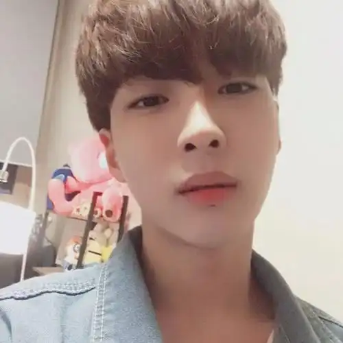 韩国小鲜肉真实帅哥照片帅哥头像无水印2