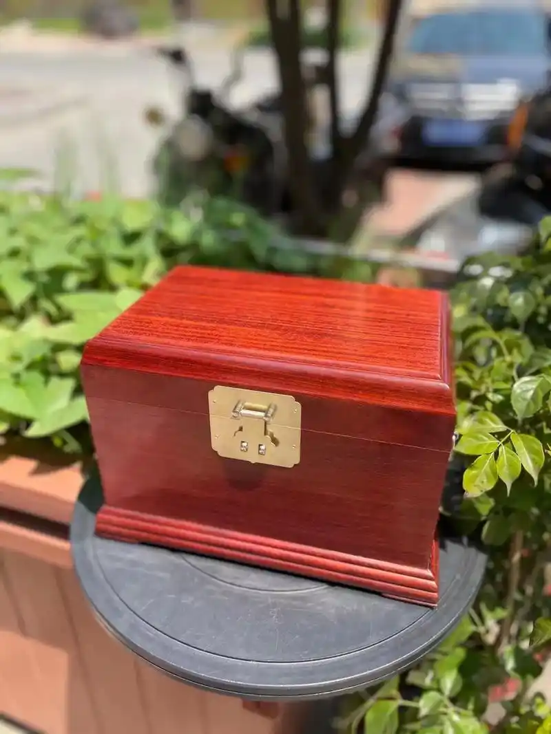 血檀木首饰盒颜色鲜艳全独板榫卯结构实木手工制作高档大气