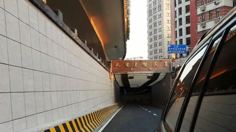 延安东路隧道南线今晨通车 25日全线大修竣工