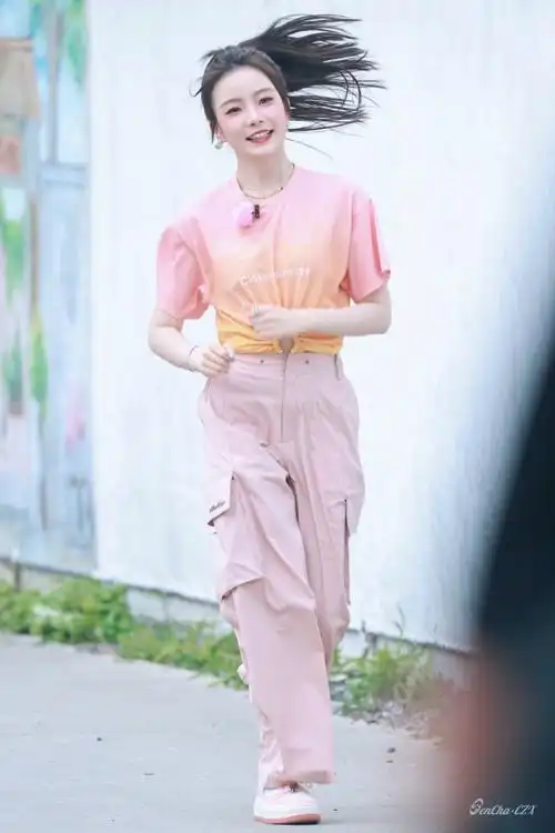 陈卓璇朋友请吃饭##歌手陈卓璇