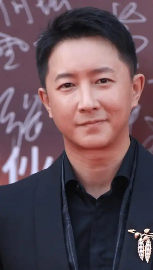 华表奖男星怼脸生图:遍地是普男,苏有朋韩庚发福,王一博脸肿_状态