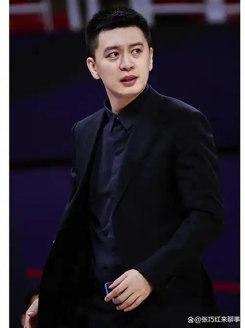 杨鸣离职后公开亮相,前冠军主帅走马上任,球迷放心了