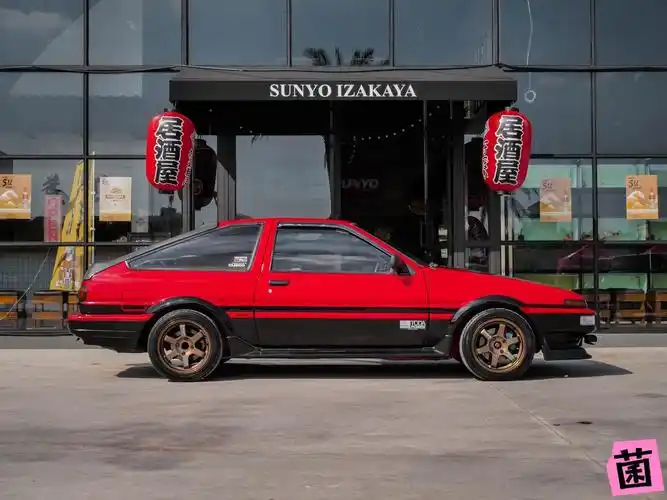 红色"闪电"泰国小伙的ae86.#trueno #丰田ae8 - 抖音