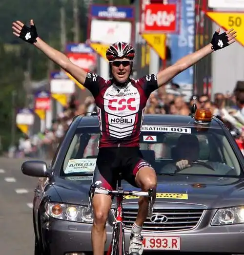 8月1日,环瓦隆自行车赛进行了最后一个赛段的争夺,来自csc车队的丹麦