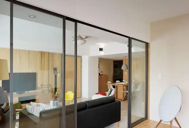 北欧创意个性玻璃隔断装修效果图