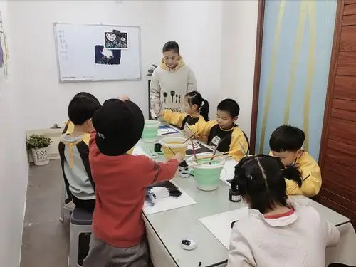 金石少儿美术培训班开课啦!