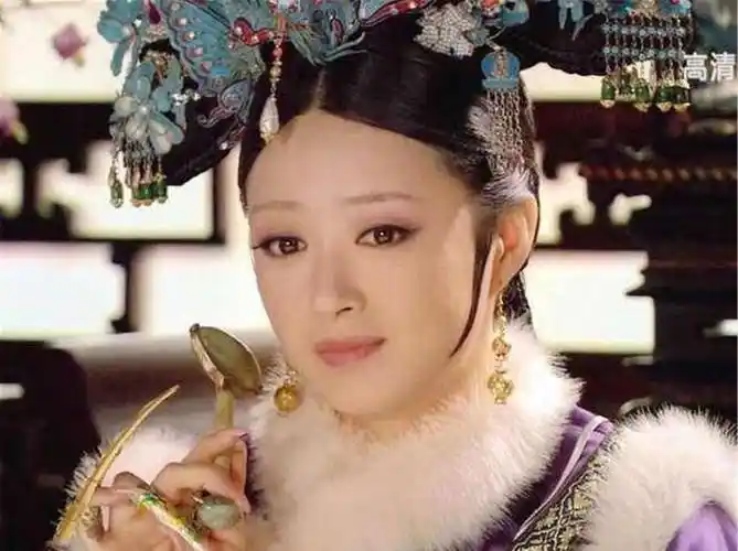 蒋欣,满屏肉感"呼之欲出",包裹严实也藏不住好身材_樊胜美_娘娘_华妃