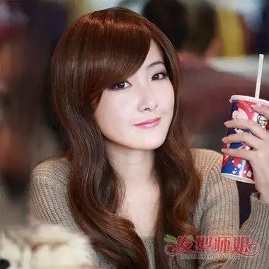 女生长卷发 斜刘海偏分头设计