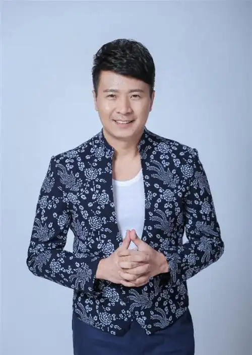 张映龙(业余花鼓戏演员,农民歌手)_尚可名片