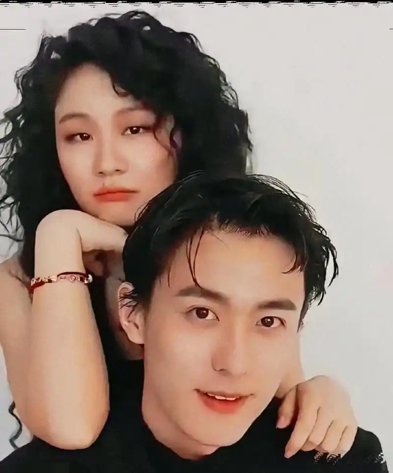 金靖的老公颜值真高,金靖自从怀孕也变美了