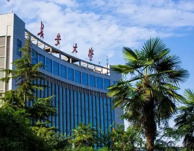 上床下桌!空调暖气!这就是别人家的大学