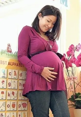 女星大肚照比美:梁静茹俏皮应采儿美艳