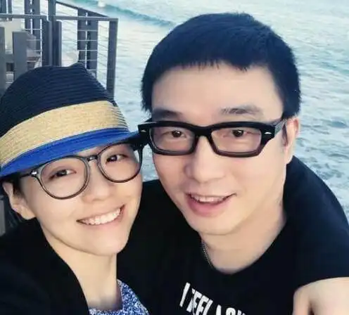 张靓颖疑似婚变,被老公骗财骗色十多年_网易订阅
