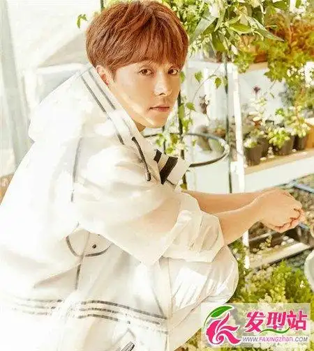 亚麻色染发帅气男生染发