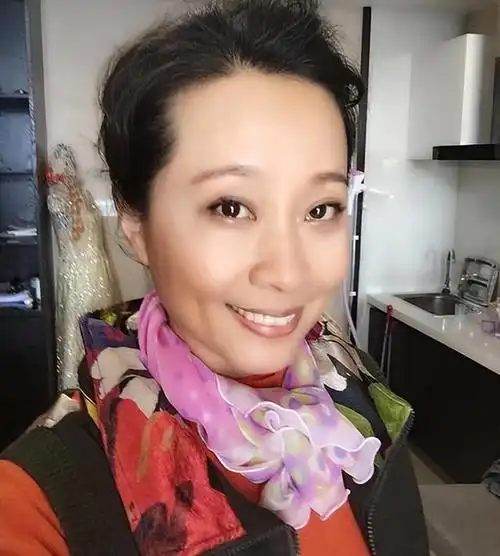 回顾戚慧曾:5上春晚和潘长江范伟一同搭档,丈夫去世后淡出舞台