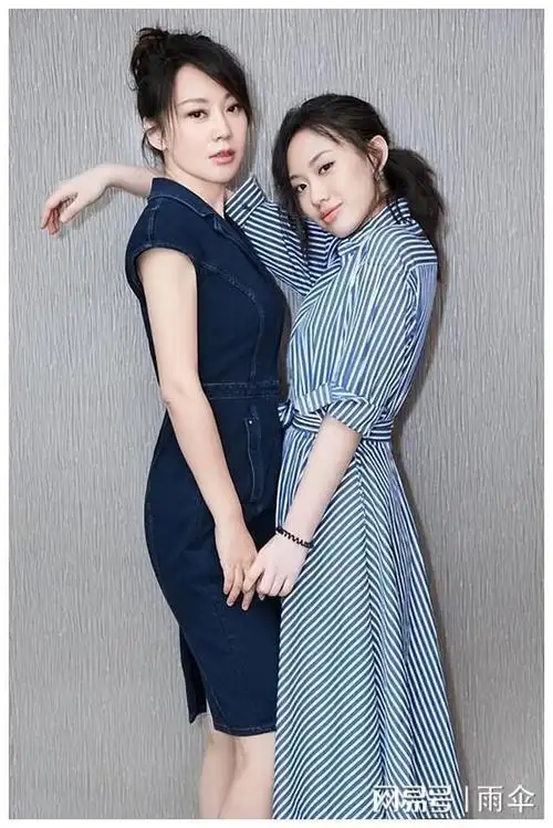 被称为"鲜肉收割机"的闫妮,她的快乐我们不懂