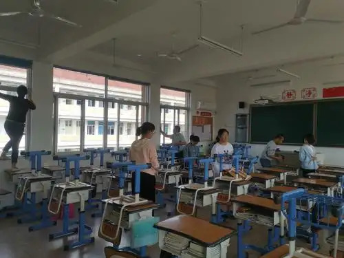 实验初中710班第二次班级大扫除